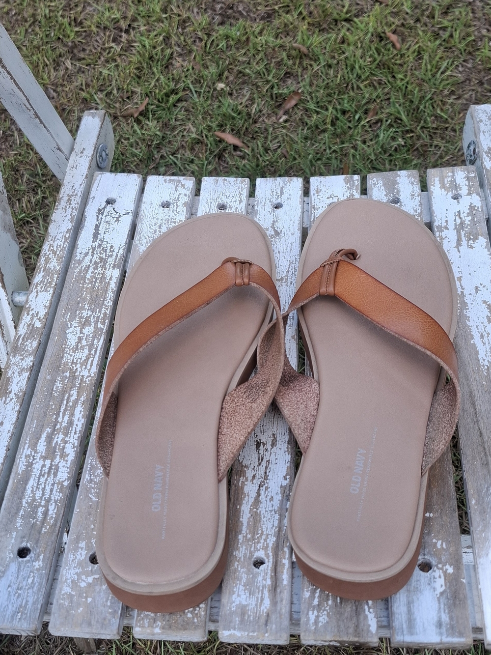 Old Navy Tan Leather-Style Thong Sandals - Comfortable Everyday Flip Flops